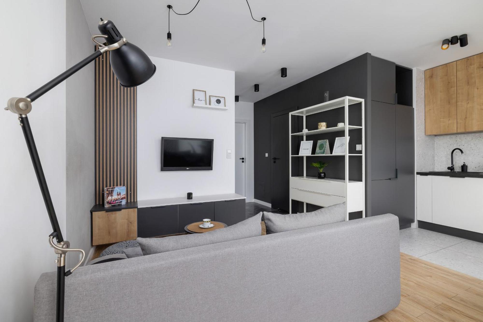 Elegant Apartment In Cracow With Balcony, Parking And Desk By Noclegi Renters Krakow Ngoại thất bức ảnh